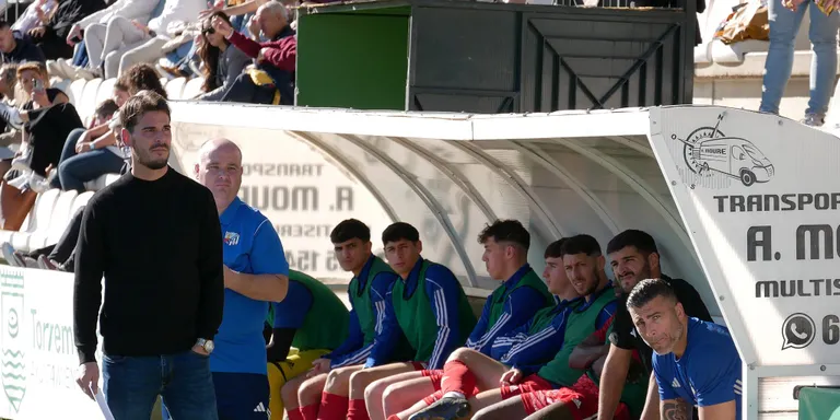 El cambrilenc Edu Oriol comença la seva aventura a la banqueta del Motril caient al camp del líder