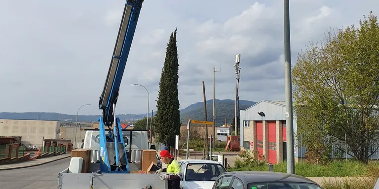 El nou enllumenat amb tecnologia LED dels polígons de la Borda i el Pinatar permetrà estalviar més de 13.000 Kw/any