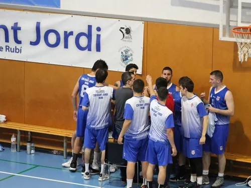 Pinya i creat des de la base. Bons arguments del CEB masculí enguany / Arxiu