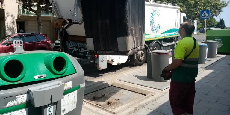 L’Ajuntament de Cambrils reforça el servei de recollida i neteja viària durant els mesos d’estiu