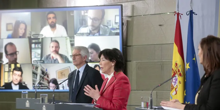 Pacte perquè tots els escolars passin de curs com a norma general i que la repetició sigui "l'excepció"
