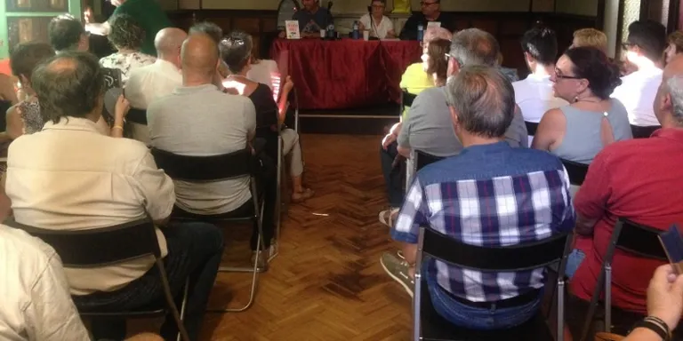 Ple absolut a la presentació del llibre ‘Operació Urnes’