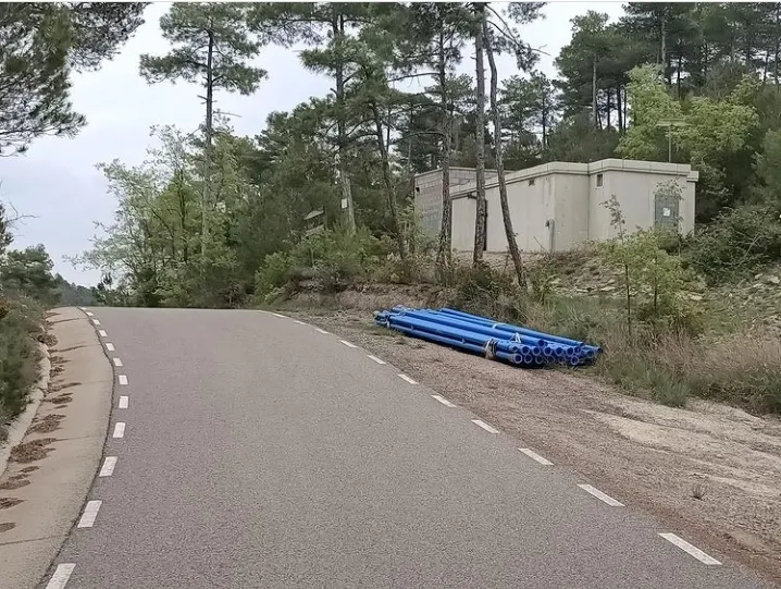 La Mancomunitat d'Abastament d'Aigua del Solsonès substitueix un tram de canonada a Pinós