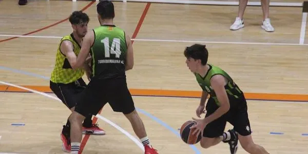 El Torredembarra BC supera al CB Àguiles Sub25 amb més dificultats de les previstes (73-52)