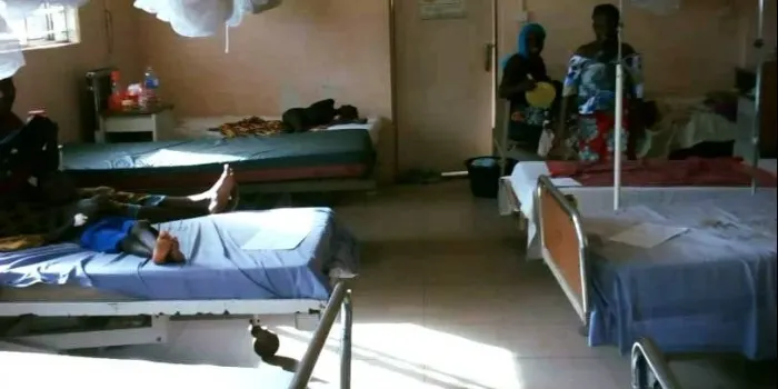 Avui acaba la recollida de medicaments per ajudar un hospital de GÃ mbia