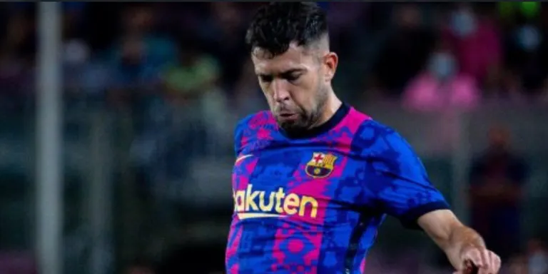 Pedri i Jordi Alba es lesionen al partit contra el Bayern