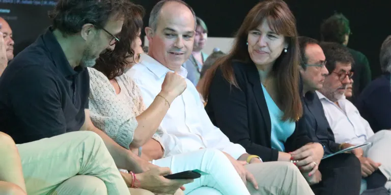 JxCat rebutja proposar un substitut per a Borràs i insta la Mesa del Parlament a reconsiderar la seva suspensió