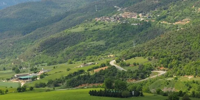 Un motorista ferit en un accident a la carretera N-260, a Ribera d'Urgellet