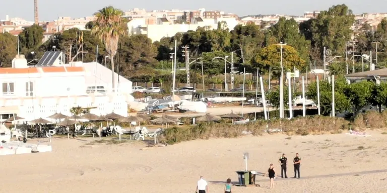 La Policia Local intensifica la campanya de control d’animals de companyia a les platges