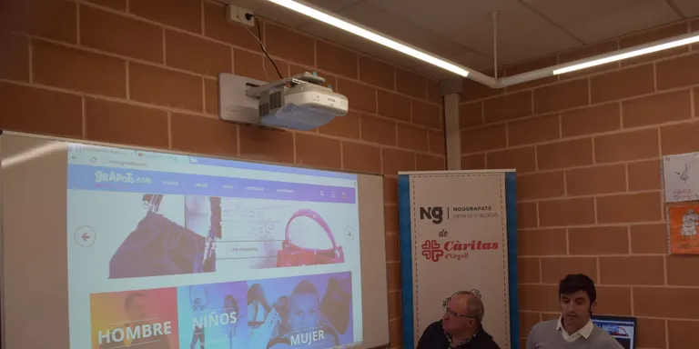 Càritas d'Urgell comença a vendre roba de segona mà per internet