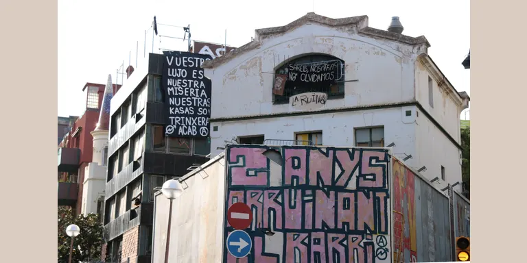 Col·lectius proocupes convoquen una contramanifestació per la protesta de Desokupa a la plaça Universitat