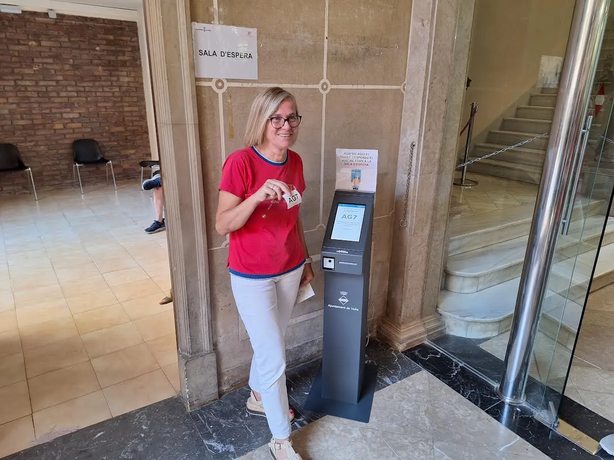 Valls amplia l’accessibilitat a l’Oficina d’Atenció a la Ciutadania