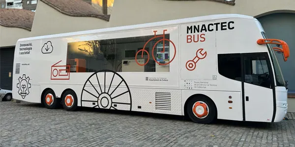El bus itinerant del Museu Nacional de la Ciència i la Tècnica de Catalunya es queda dos dies més a Solsona