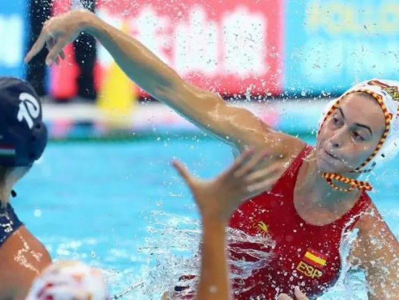 La rubinenca Bea Ortiz, en la semifinal del mundial de waterpolo. Foto. EFE