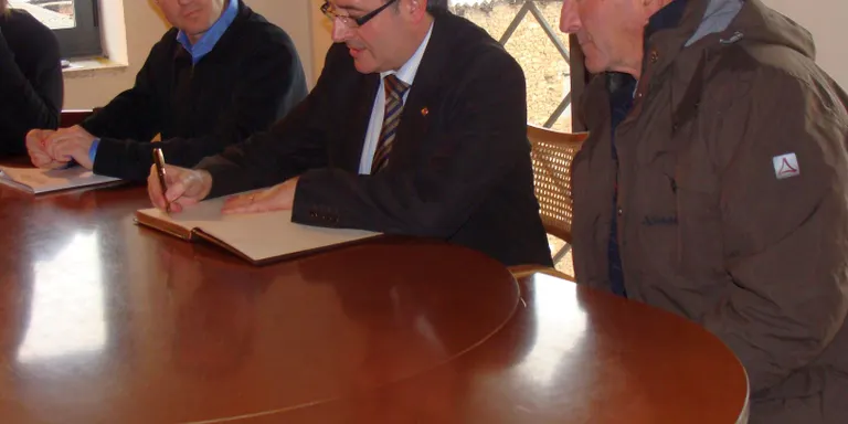 Ausàs subratlla que només sis institucions han al.legat contra la Llei de Vegueries
