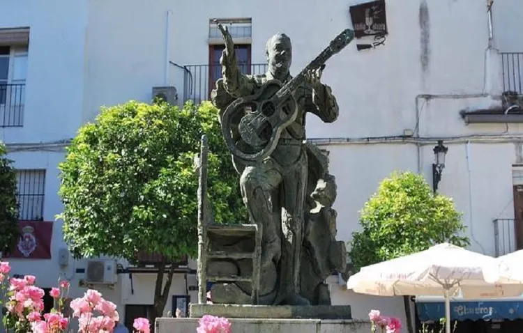 Un primer recorrido por los monumentos y estatuas de Utrera