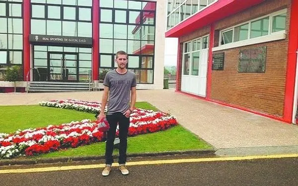 L’altafullenc Alberto Benito espera seguir a les files de l’Sporting de Gijón la propera temporada