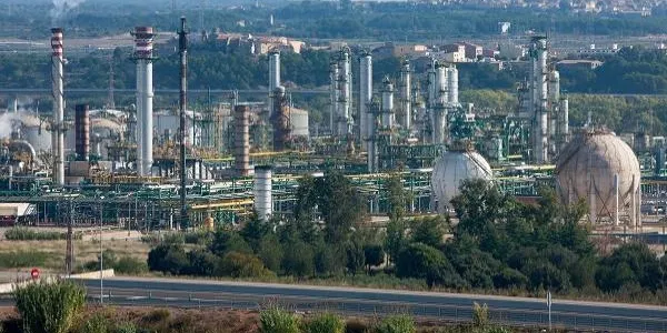 L'impost a les energètiques es mantindrà durant l'any vinent, excepte per a les empreses que inverteixin en descarbonització