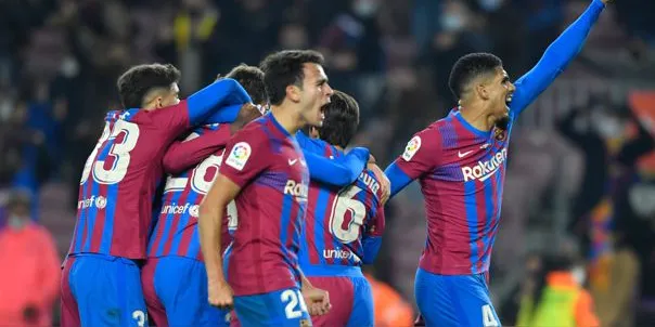 Lluita per la segona posició al Camp Nou