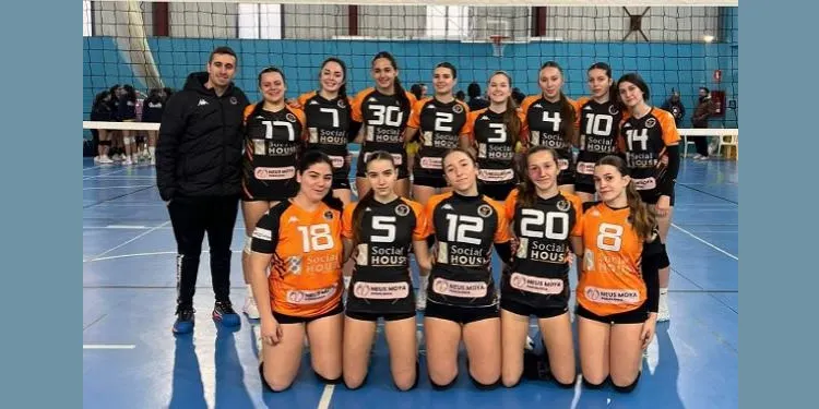 Cara i creu del Juvenil i el Cadet femenins del CEVOL Torredembarra a la pista del CV AVAP Girona