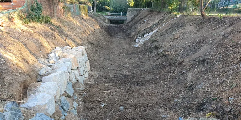 El Morell arranja i saneja el barranc de les Bruixes