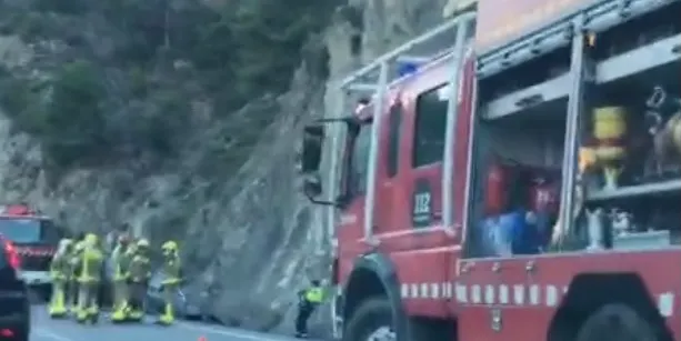 Dues persones ferides en una sortida de via a la C-14 a Coll de Nargó