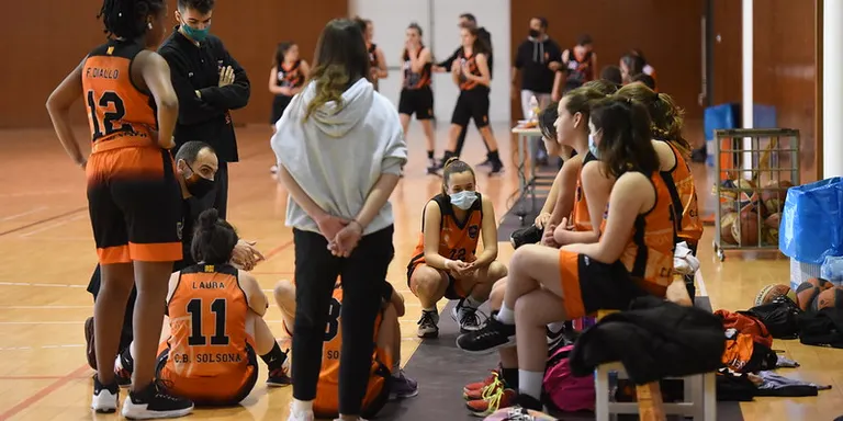 El cadet femení del Club Bàsquet Solsona es proclama campió de lliga