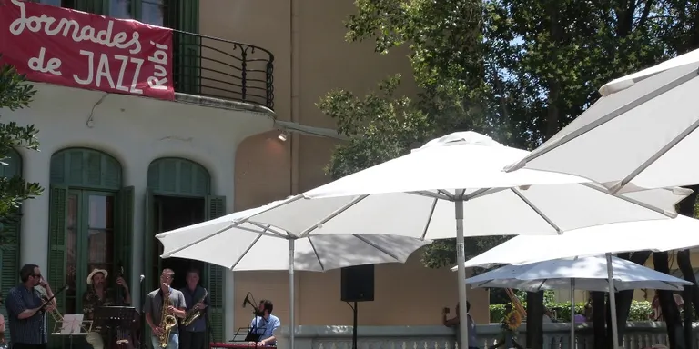 Els jardins de l'Ateneu es queden petits en la cloenda de les Jornades de Jazz de la Festa Major 2018