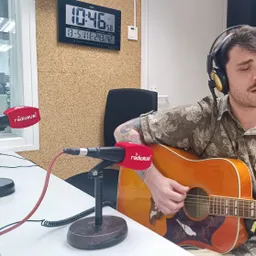 #1142 - Rodautors en directe, Borja Palacios cantautor en acústic - episode art