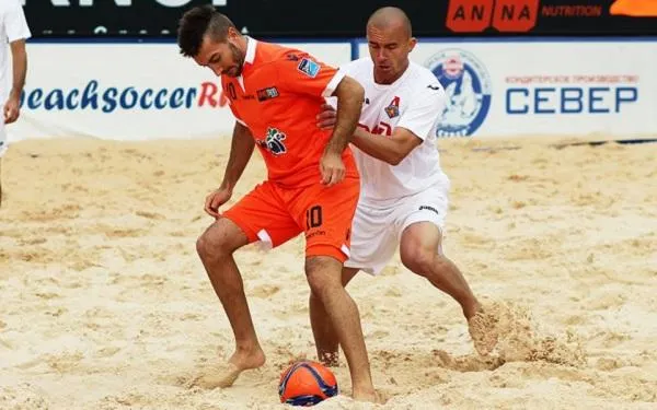 El torrenc Llorenç Gómez inicia aquest dimarts amb el BSC Kristall la Champions League del Futbol Platja