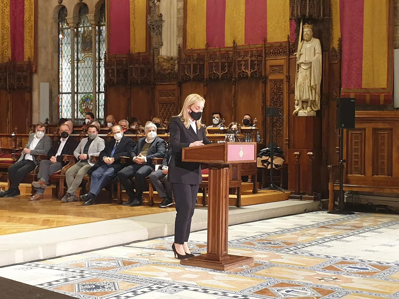 Valls presenta les Decennals a l’Ajuntament de Barcelona