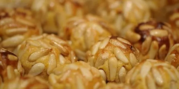 Els panellets de pinyons es mantenen com el producte estrella de les pastisseries per Tots Sants
