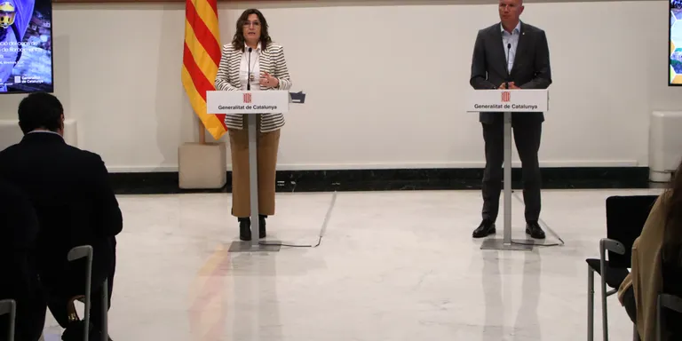 A Catalunya hi ha 122.460 cobertes amb amiant, que suposen gairebé 40 km2 i unes 700.000 tones