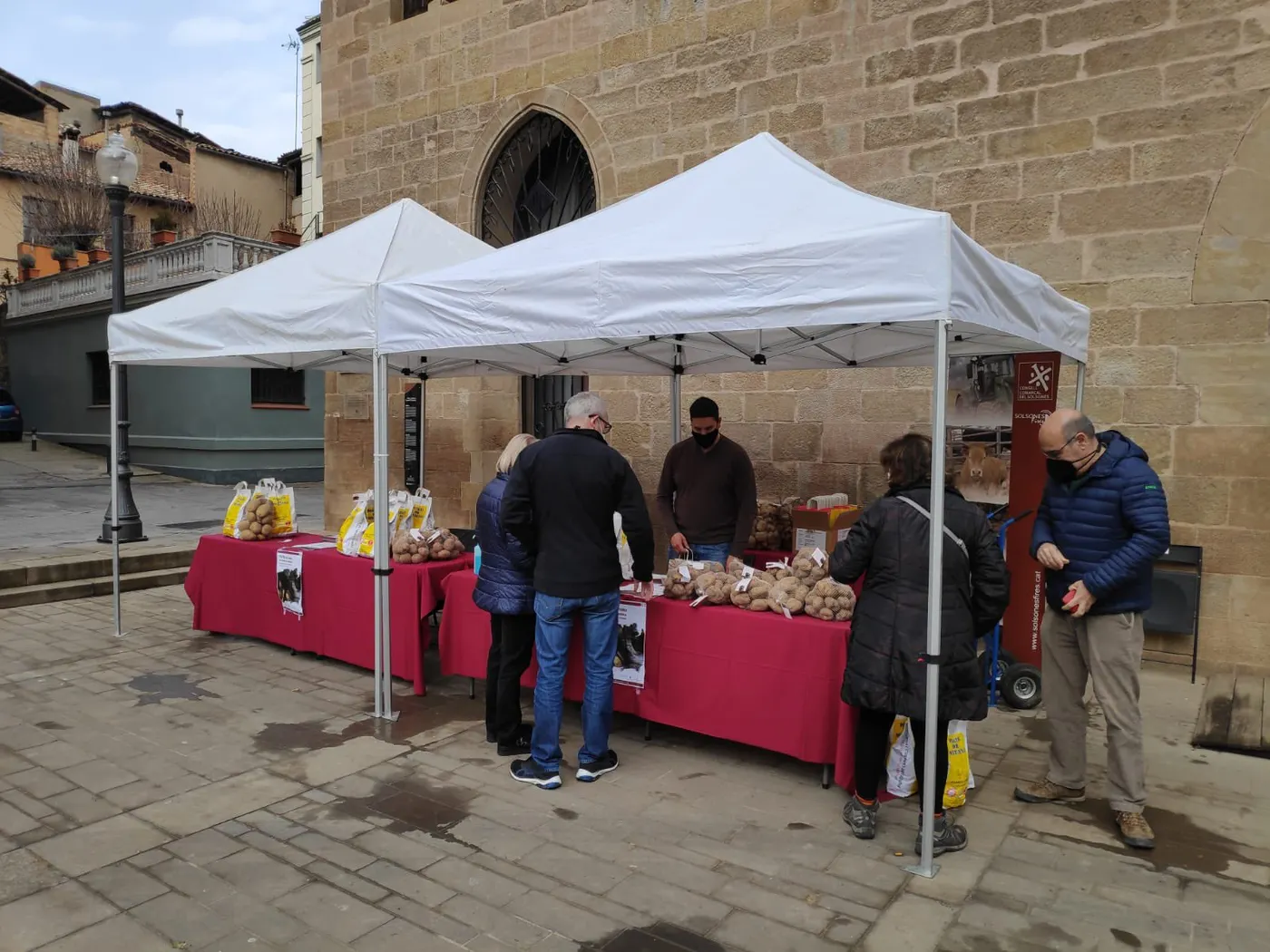 La Trumferia esgota 1.000 quilos de trumfos en dos matins