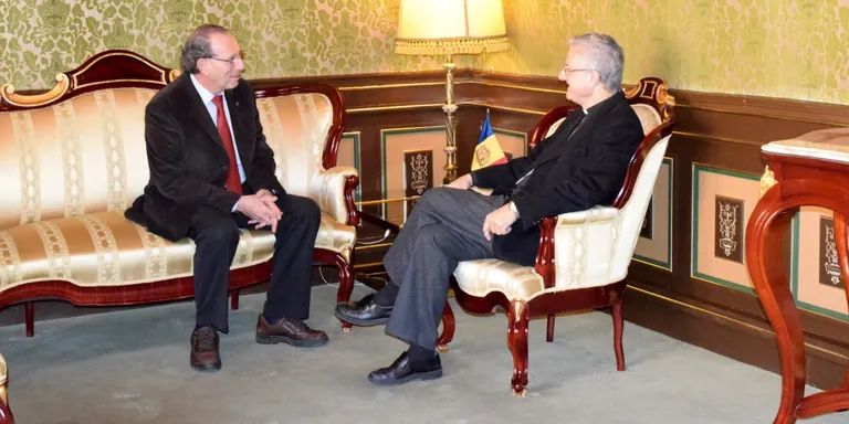 Joan-Enric Vives rep el Síndic Municipal de Greuges de la Seu