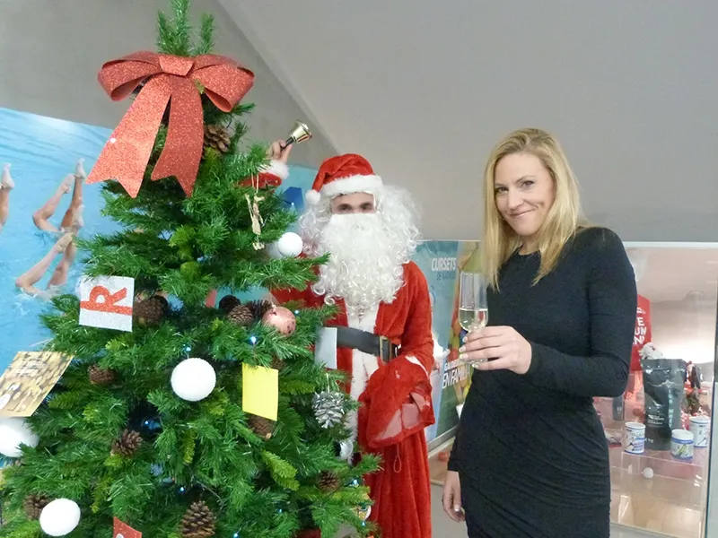 'Bones Festes' i 'Feliç 2017' us desitja Ana Copado i l'equip d'Esports de Ràdio Rubí