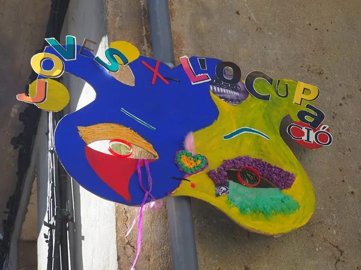La Seu ja viu el Carnaval amb la instal·lació de 80 màscares gegants
