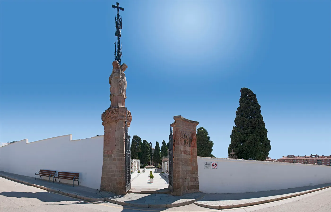 Coneixem les joies arquitectòniques amagades del cementiri de Vilassar de Mar?
