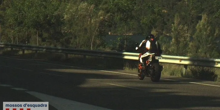Detecten dos motoristes andorrans circulant a més de 200 km/h a la C-14