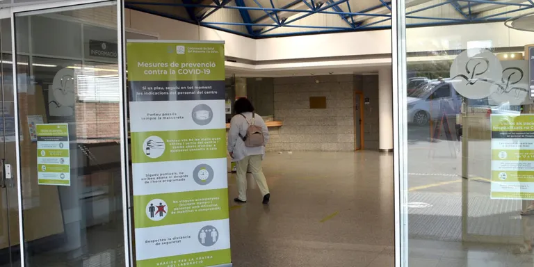 Noves mesures als hospitals de Calella i Blanes per limitar la circulació d'usuaris als centres i reduir el risc de contagi