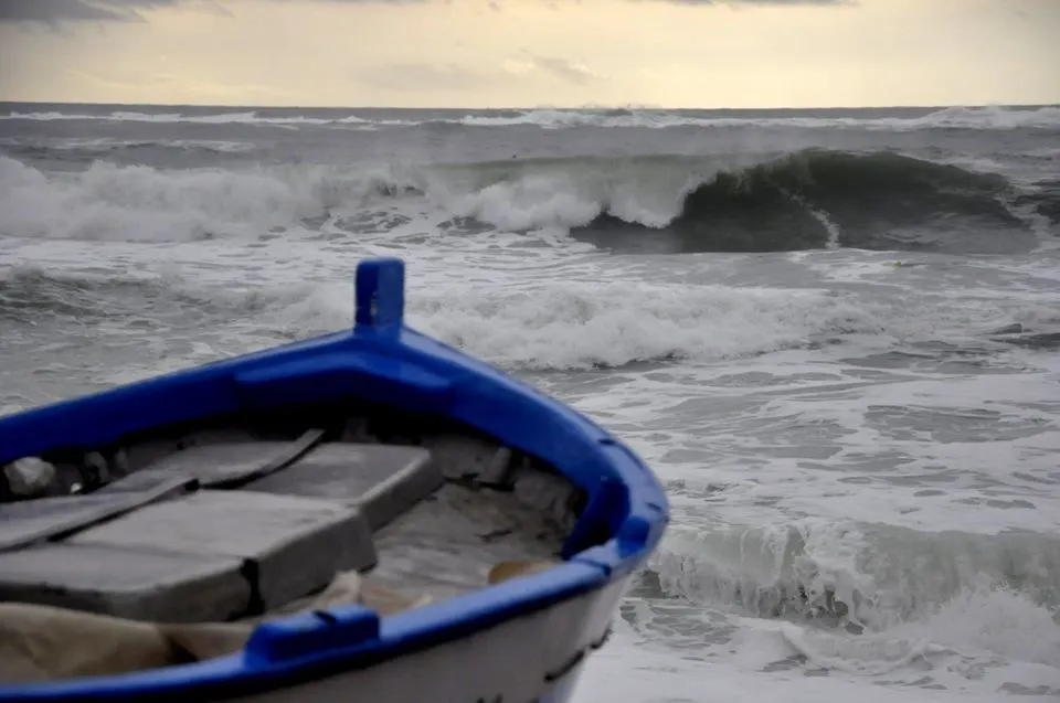 Temporal marítim a la platja pinedenca