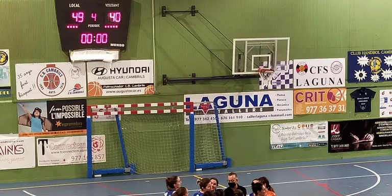 El CB Cambrils masculí comença la temporada amb una victòria davant el CB Constantí