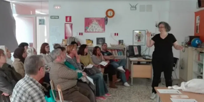 L’Escola de Pares ‘Creixent 3.0’ de l’escola Sinera programa noves xerrades i tallers