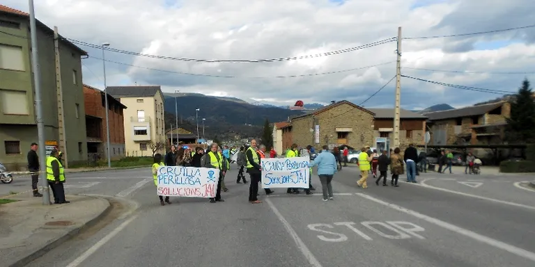 Continuen les accions per reivindicar la construcció d'una rotonda a la N-260, a l'altura de Montferrer