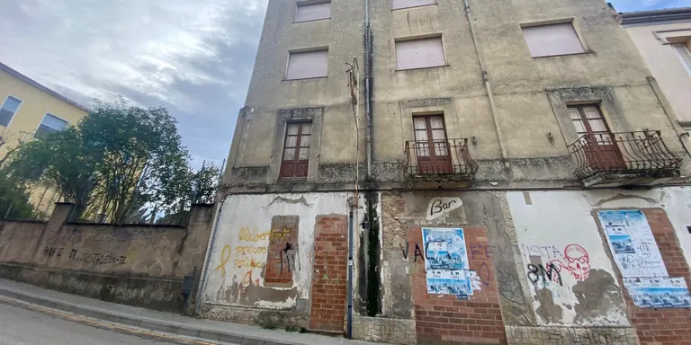 Caldes de Malavella compra l'antic hostal de Can Ribot per fer-hi habitatge social i un aparcament públic