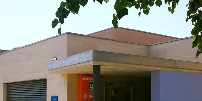El bar del centre cívic de Sant Julià de Llor i Bonmatí segueix sense concessionari i l'ajuntament ho torna a provar