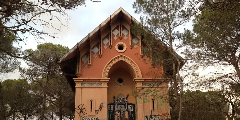 Més d'una vintena d'entitats de Lloret demanen que es protegeixi Sant Pere del Bosc com a Bé Cultural d'Interès Nacional