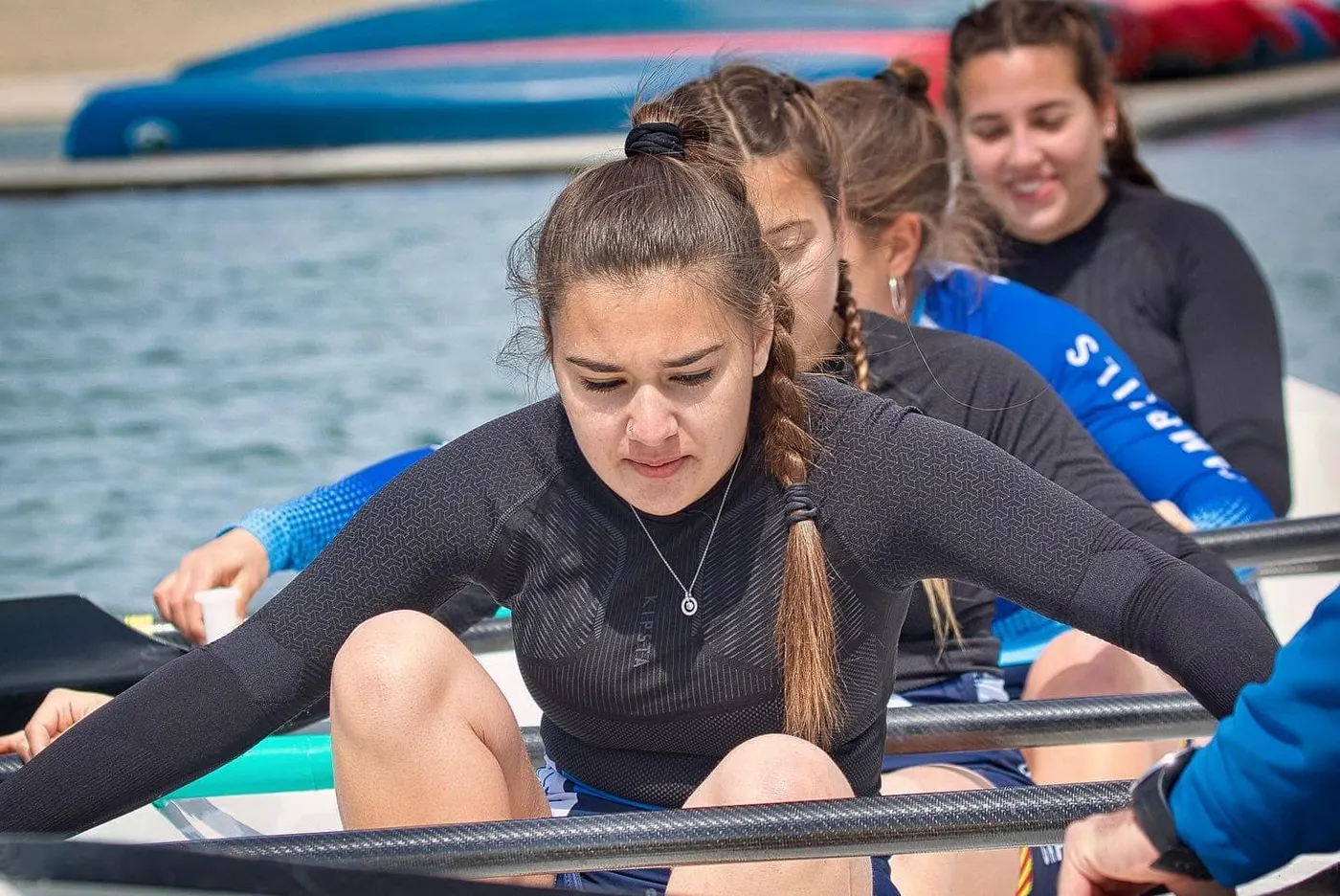 El Vent d’Estrop Cambrils es penja quatre medalles al Campionat de Catalunya de batel a Castelldefels