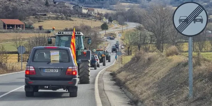 Tractorada a Bellver de Cerdanya per reclamar mesures urgents de suport a l'agricultura i la ramaderia