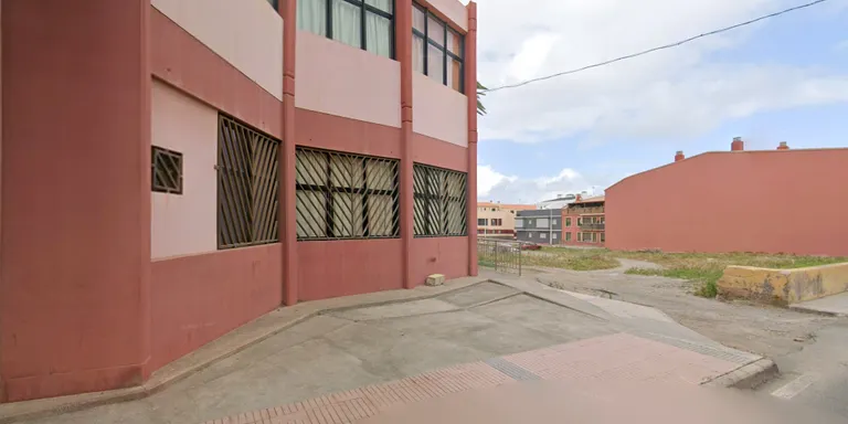 Vecinos de Cánovas del Castillo denuncian presuntas irregularidades en la gestión de un local municipal